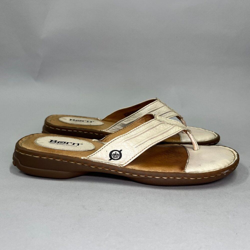 Born Women's Size 8 Beige Leather Flip Flop Sandals